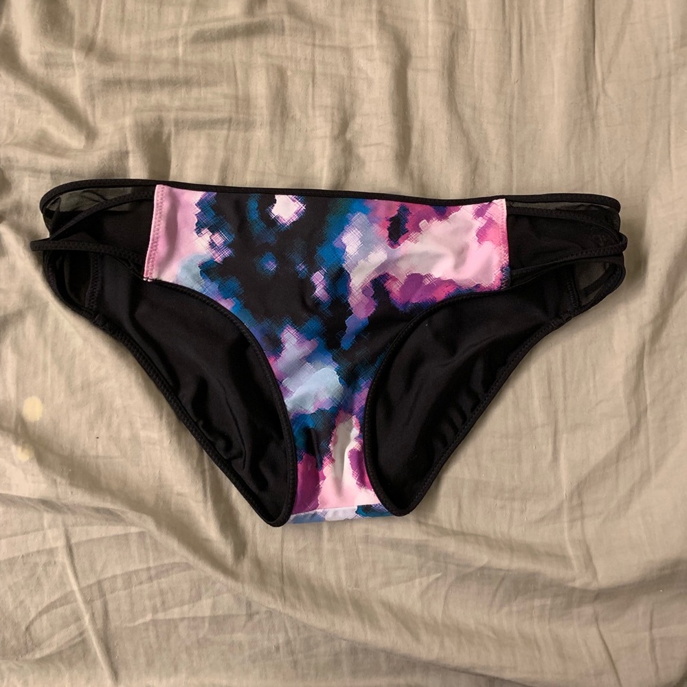 Lululemon swim bottoms